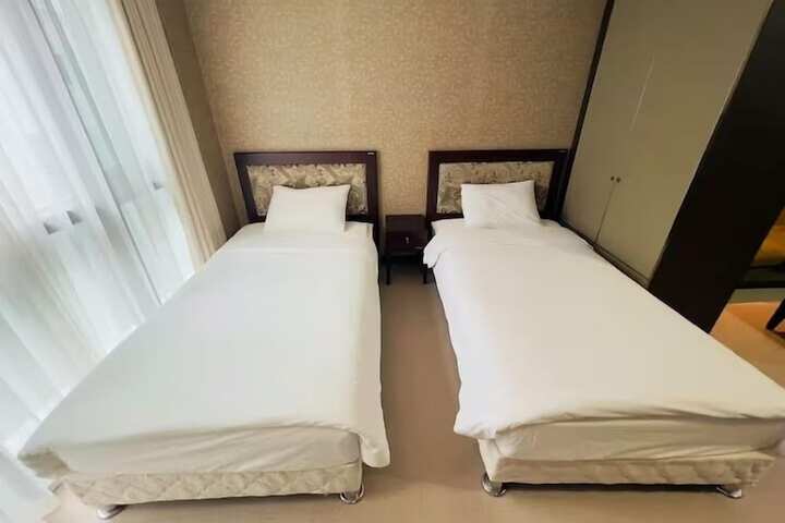 Room 32 of 86