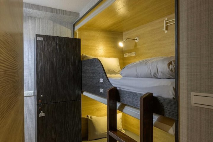 Room 10 of 40