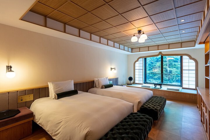 Room 10 of 25