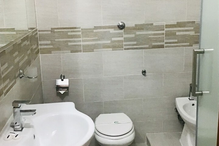 Room 46 of 64