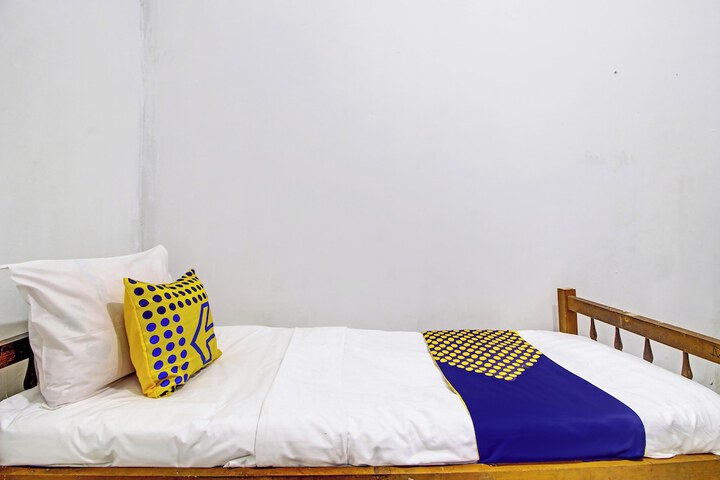 Room 13 of 23