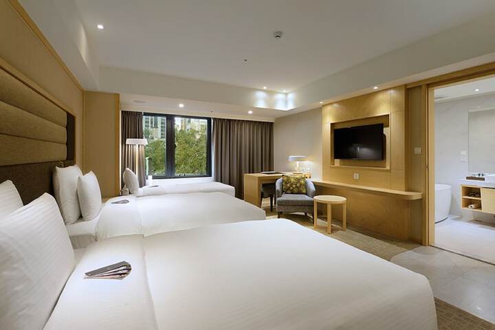 Room 12 of 44