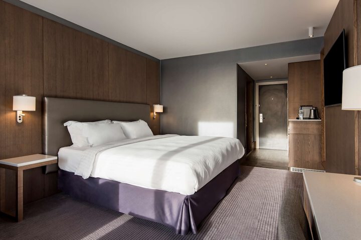Room 48 of 149
