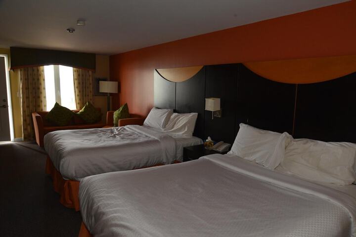 Room 12 of 36