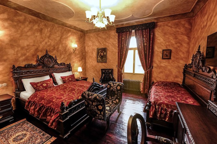 Room 30 of 183