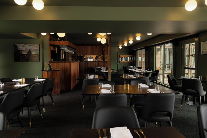 Dining 62 of 98
