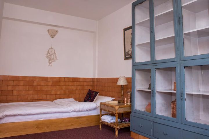 Room 6 of 17