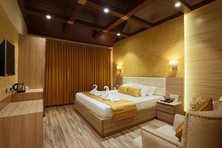 Room 3 of 80