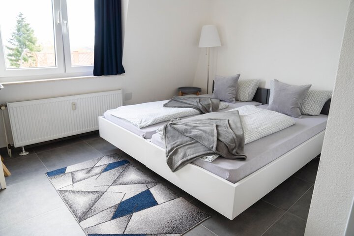 Room 10 of 21