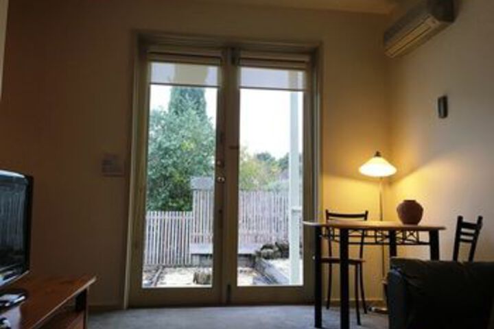 Hotel Exterior 5 of 32