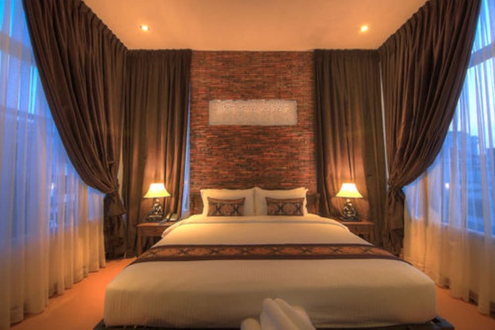 Room 15 of 38