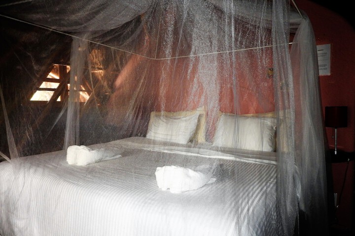 Room 4 of 138