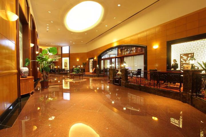 Entrance & Lobby
