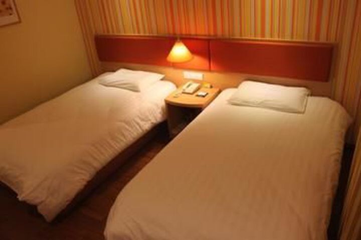 Room 30 of 39