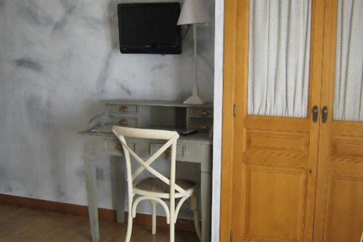 Room 33 of 160