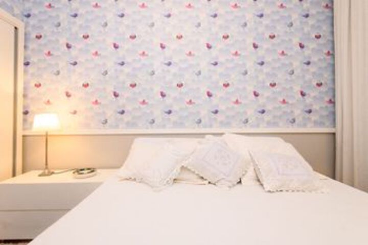 Room 16 of 32