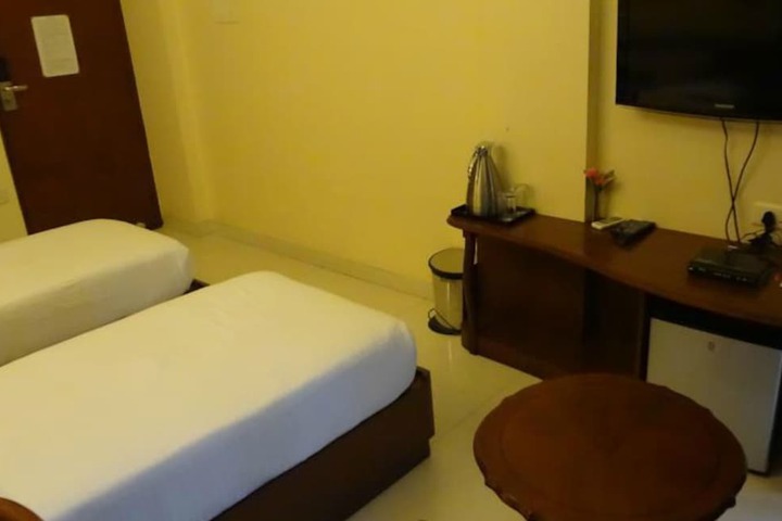 Room 5 of 32