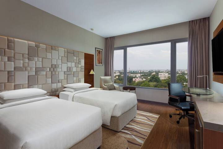 Room 12 of 72