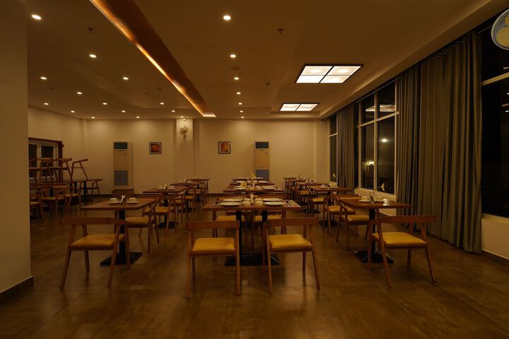 Dining 60 of 209