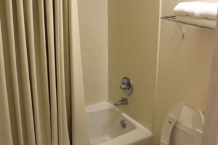 Room 3 of 37