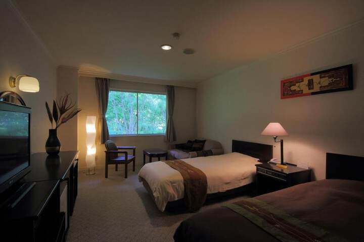 Room 15 of 38