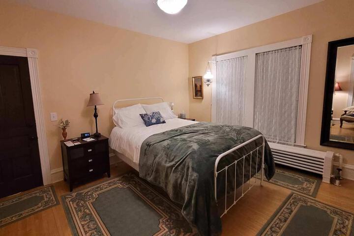 Room 32 of 83