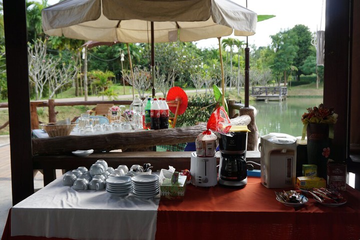 Breakfast/Coffee Service 56 of 102