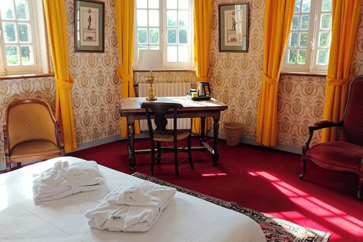 Room 27 of 105