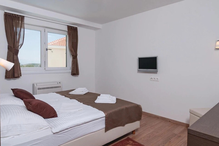 Awesome Home in Postira With 3 Bedrooms Wifi and Outdoor Swimming Pool