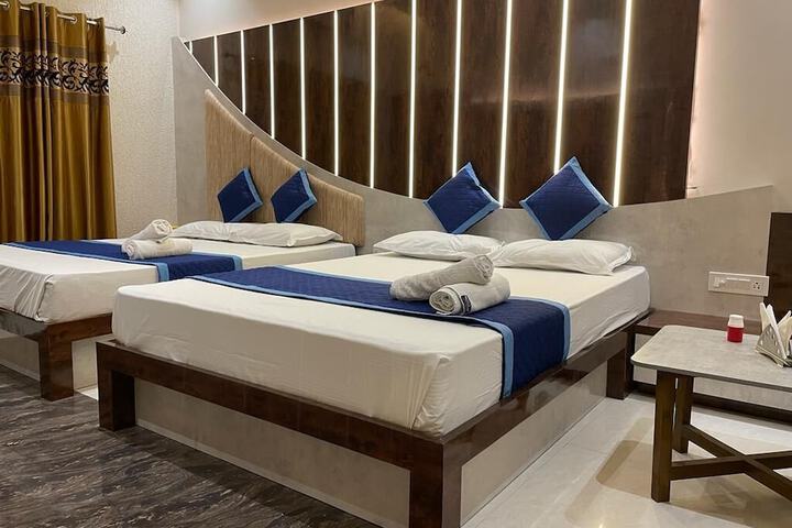 Room 12 of 23