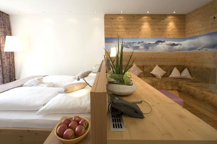 Room 22 of 27
