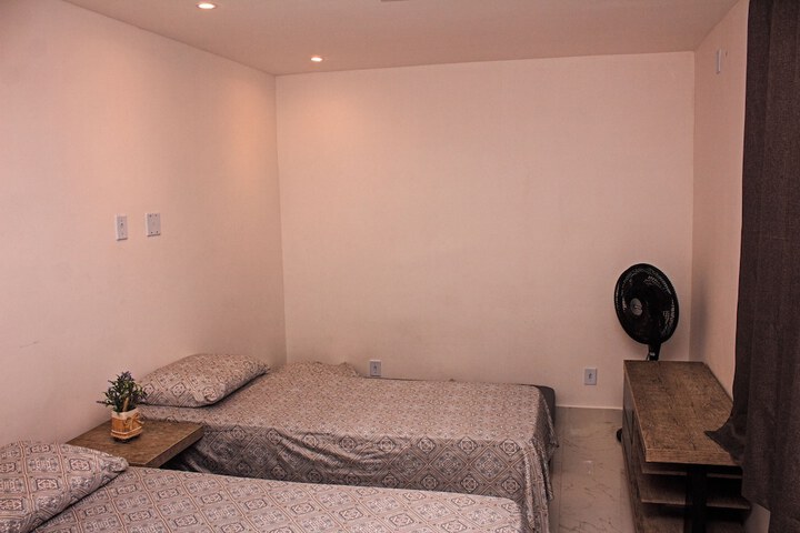 Room 11 of 32