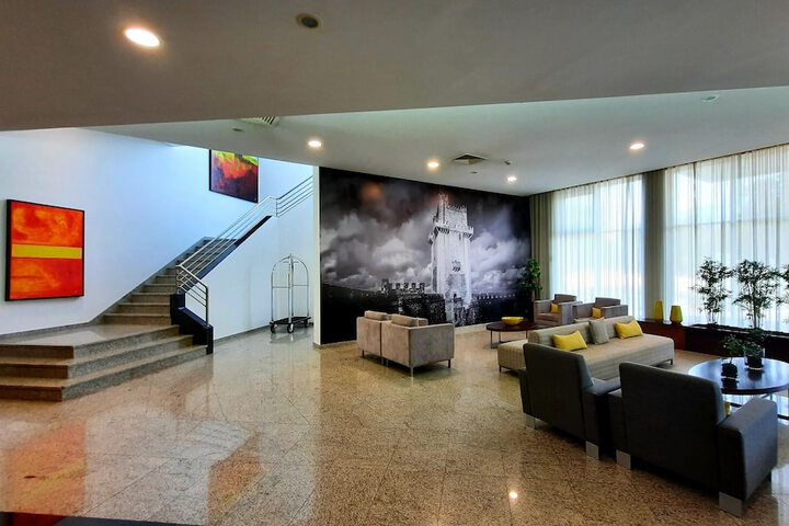 Ballroom/Hall 42 of 51