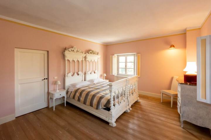 Room 25 of 114