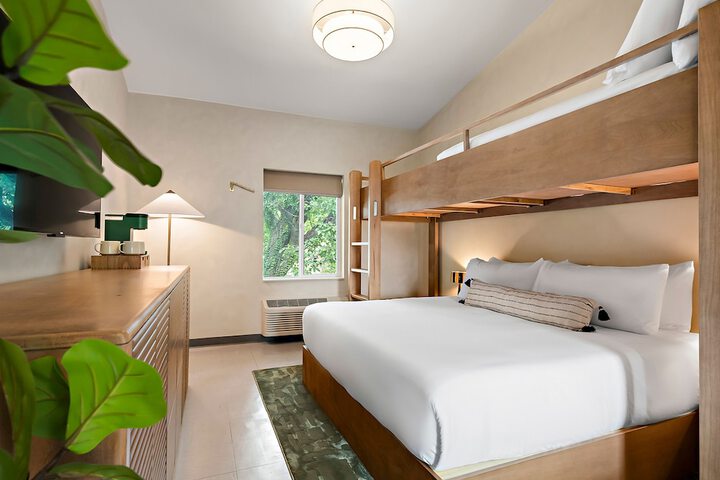Room 20 of 73
