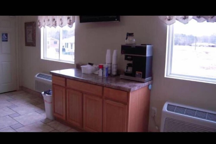 Breakfast/Coffee Service 17 of 24