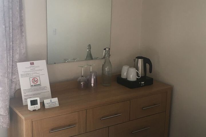 Room 28 of 61