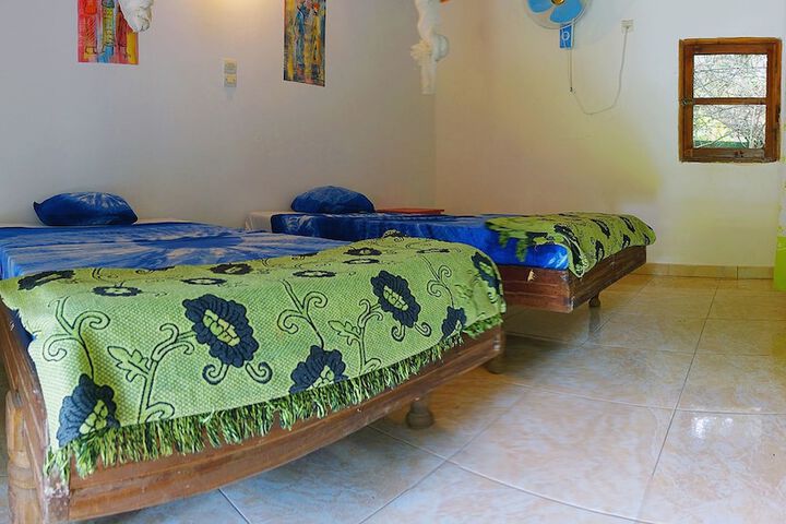 Room 6 of 13