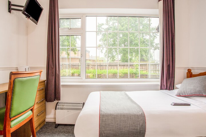 Room 12 of 38