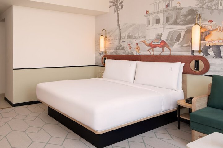 Room 13 of 92