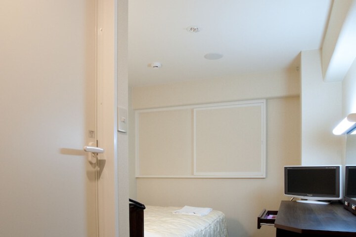 Room 9 of 31