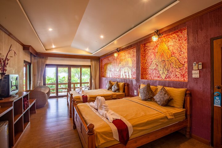 Room 9 of 18