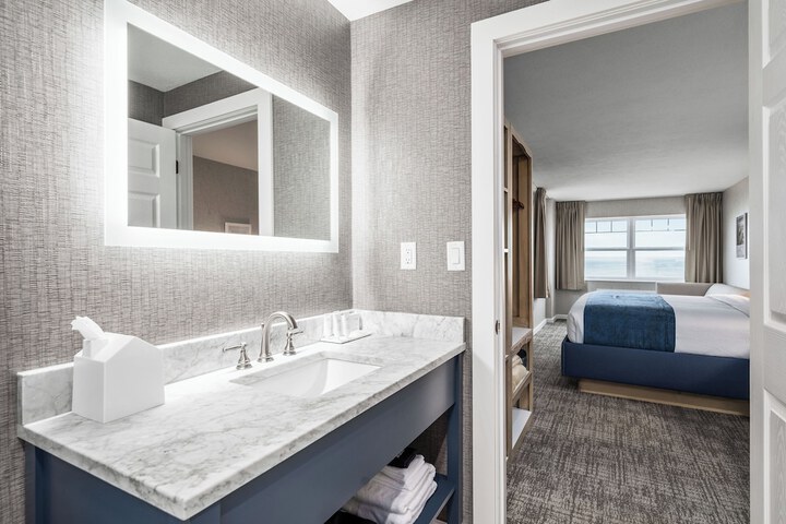 Room 45 of 119