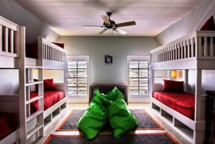 Room 14 of 17
