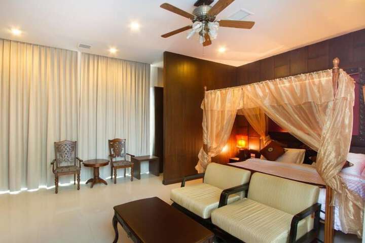 Room 5 of 241