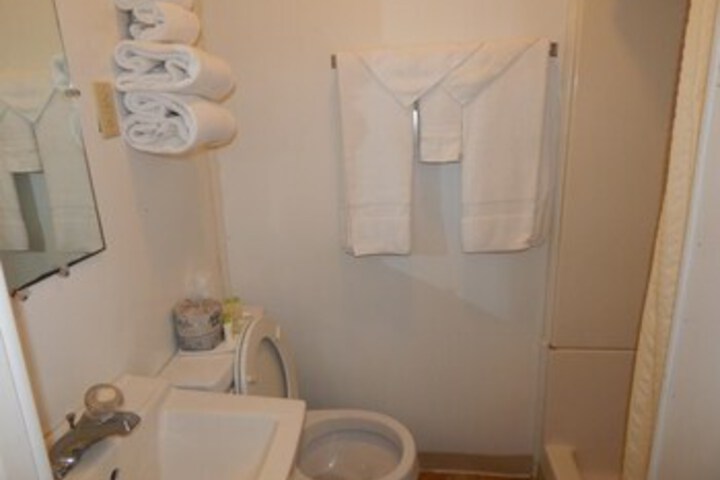 Room 64 of 102