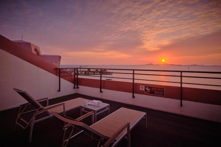 Terrace/Patio 7 of 23