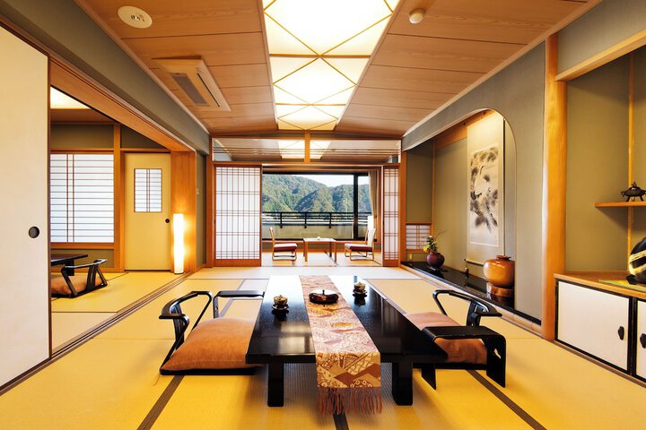 Room 15 of 128