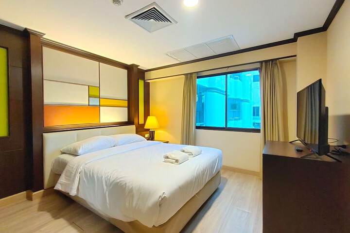 Room 37 of 102
