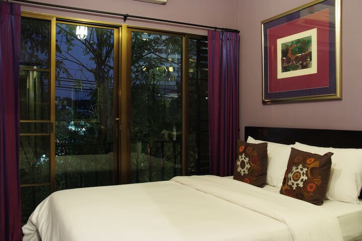 Room 10 of 65